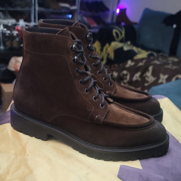 Doucal's 'Commander' Suede Derby Boot - Picture 3 of 11